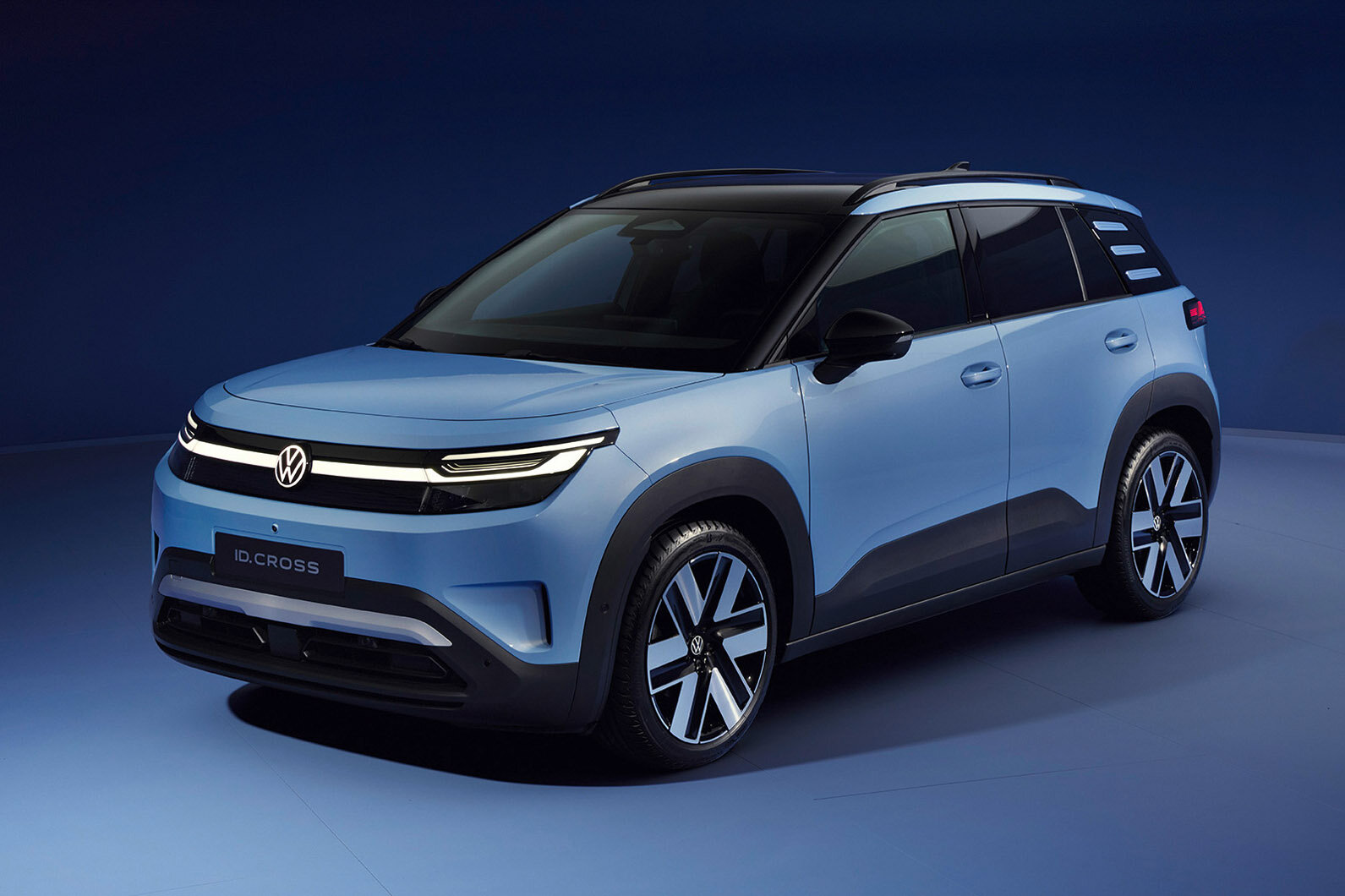 Volkswagen id cross revealed as 271-mile renault 4 rival