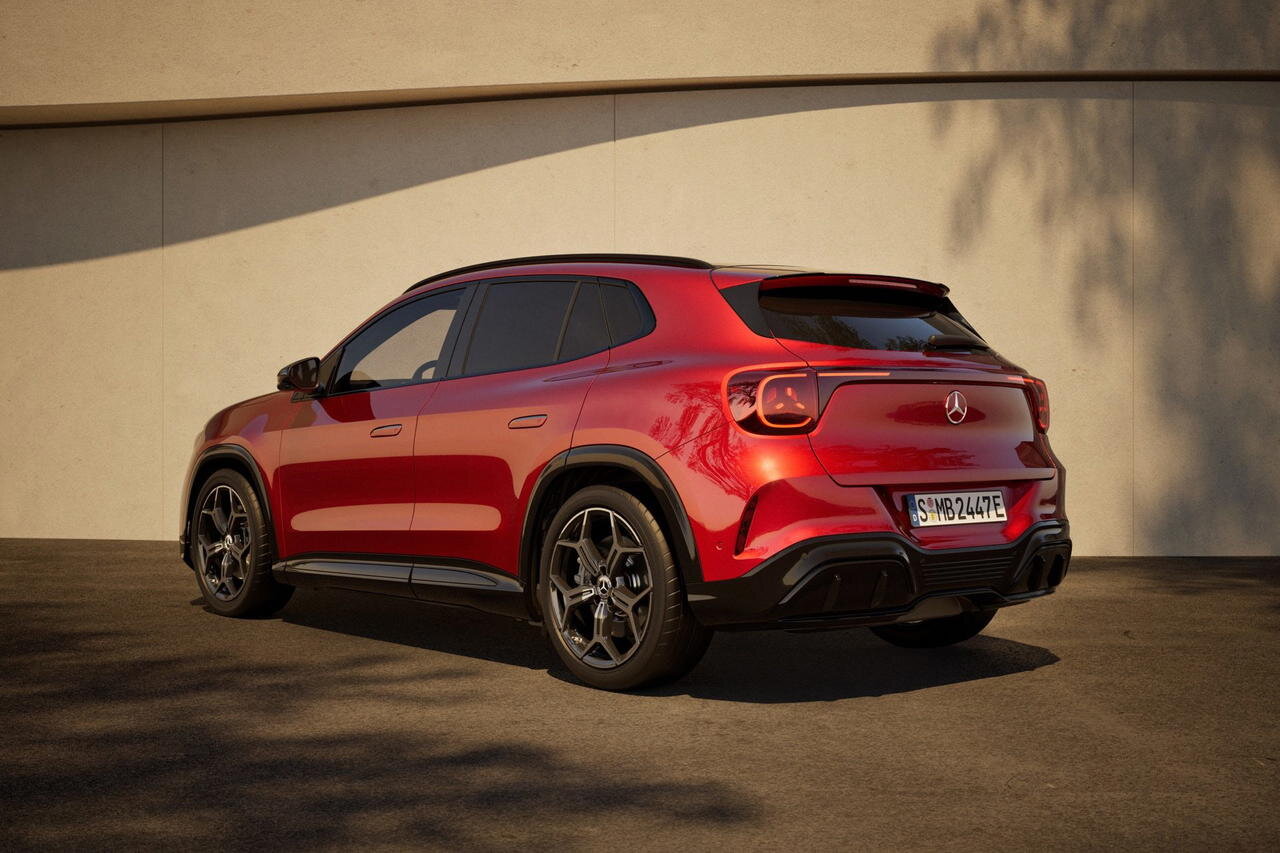 Ya tiene precio en españa el suv más pequeño y "barato" de mercedes, el gla 2026, con 2 versiones eléctricas a la espera de una híbrida más económica