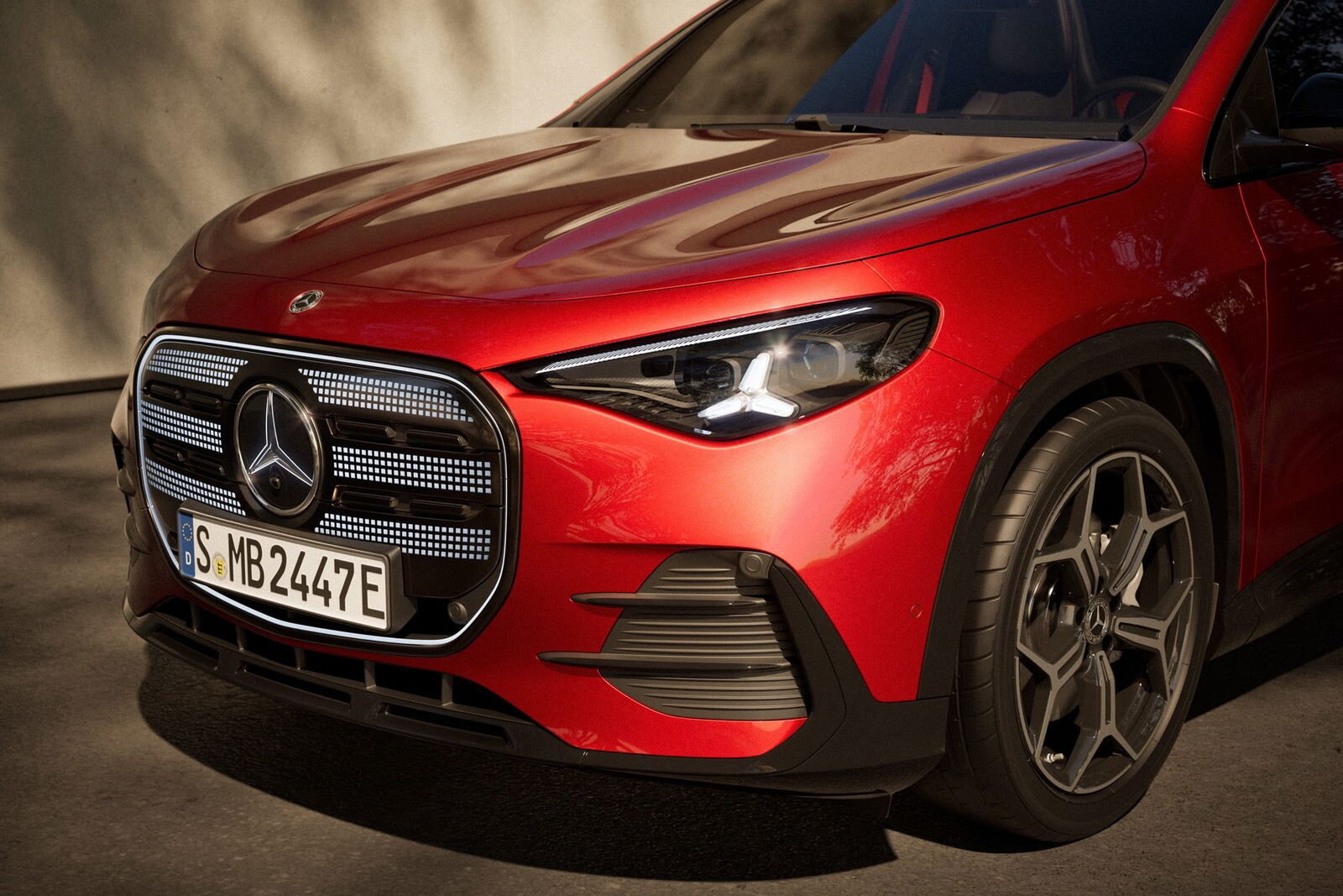 Ya tiene precio en españa el suv más pequeño y "barato" de mercedes, el gla 2026, con 2 versiones eléctricas a la espera de una híbrida más económica