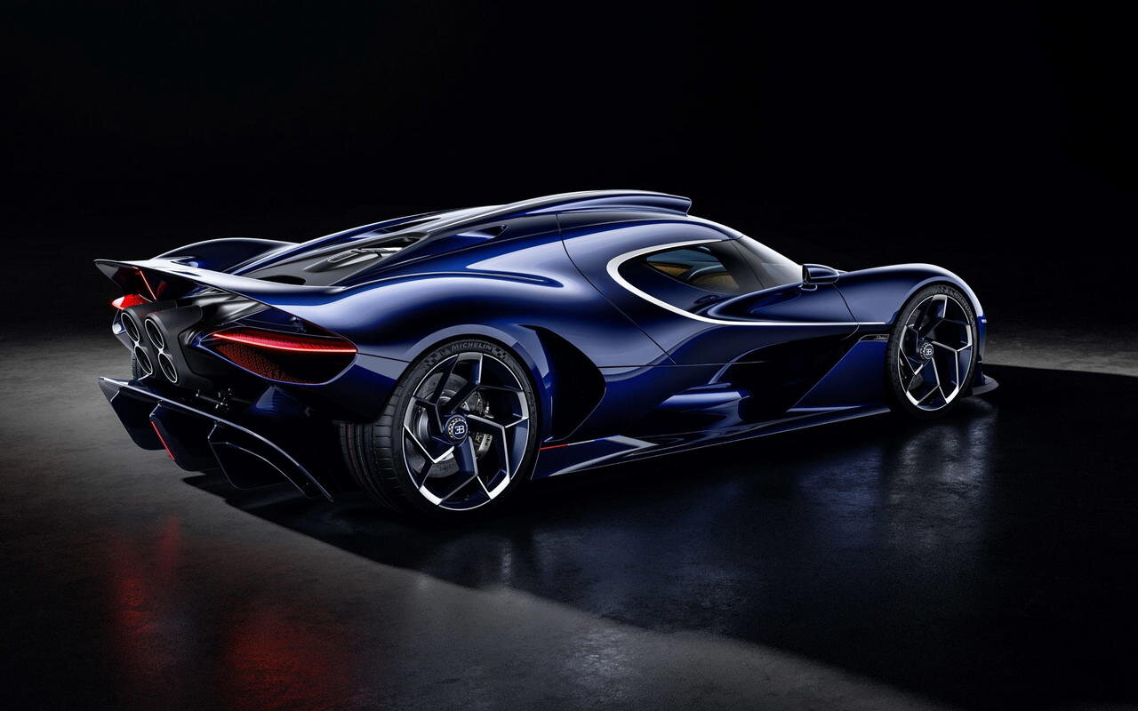 Bugatti destrier, un capricho de 1. 600 cv y 16 cilindros que ha permitido llevar a las calles un coche de carreras