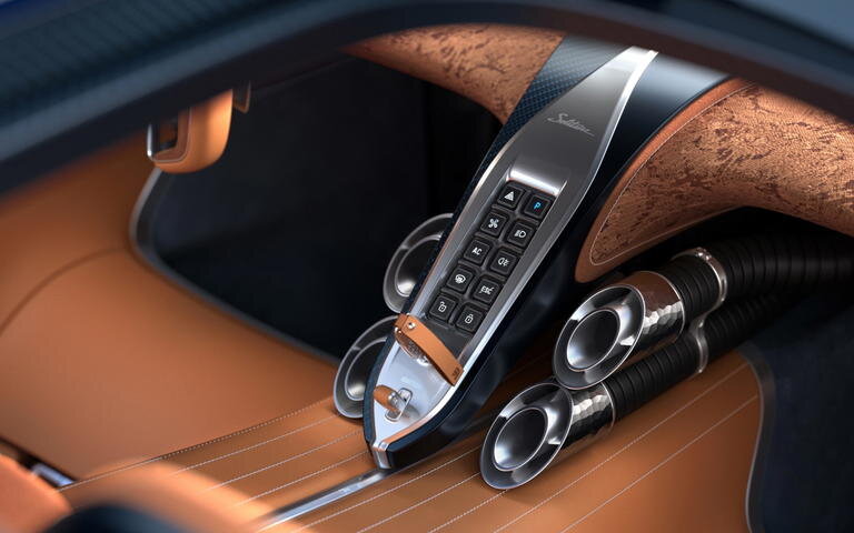 Bugatti destrier, un capricho de 1. 600 cv y 16 cilindros que ha permitido llevar a las calles un coche de carreras