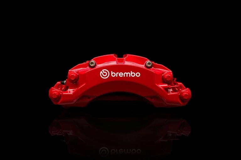 Brembo presenta su pinza de freno más grande, y no la estrenará en el deportivo que piensas