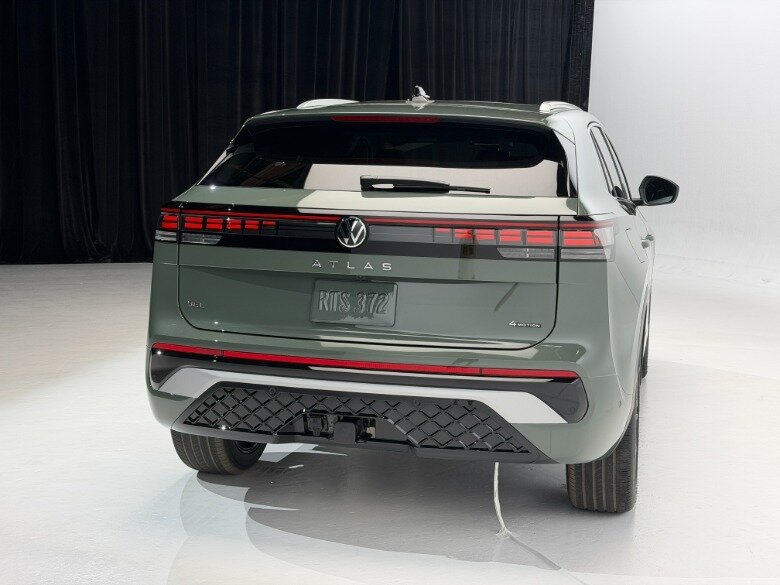 2027 volkswagen atlas cross sport is improved and attractive if unsurprising