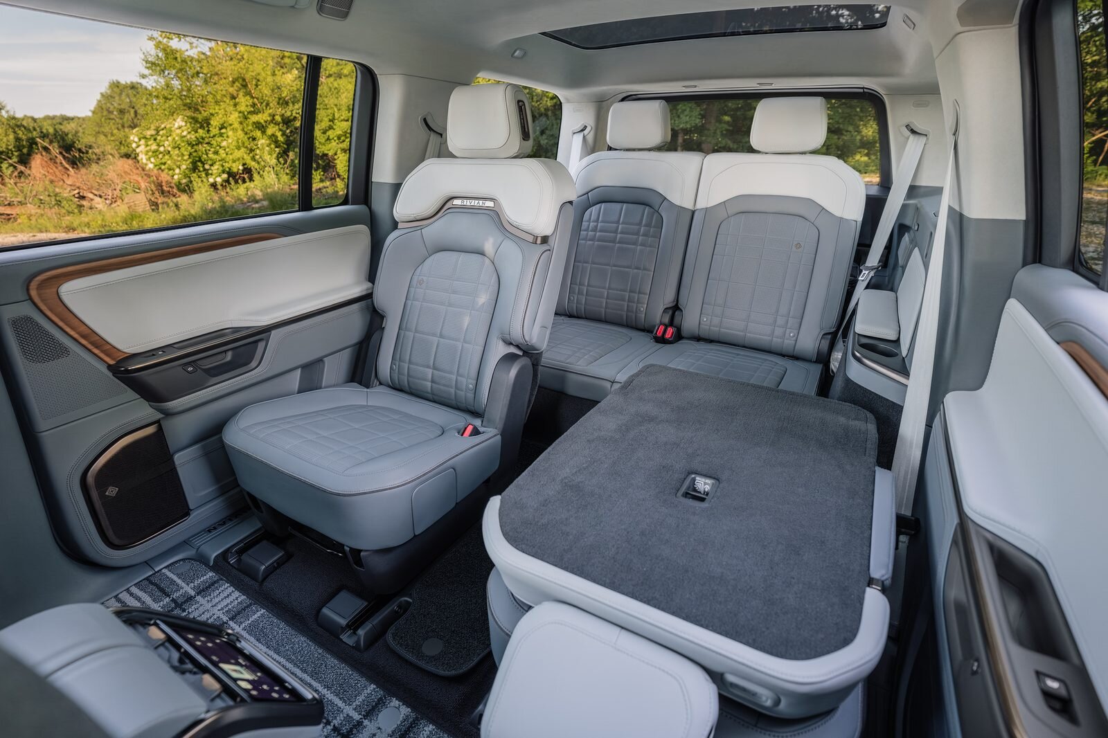 Rivian’s 2027 r1s adds captain’s chairs, its most-requested feature