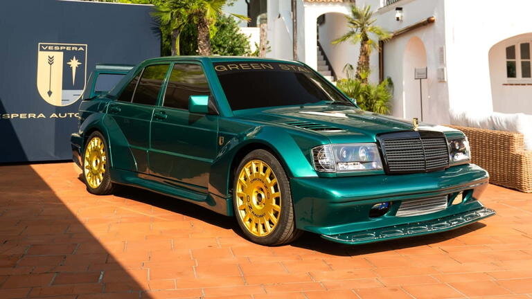 El restomod italiano del mercedes 190e quiere hacer sombra a la propuesta de hwa a base de fuerza bruta