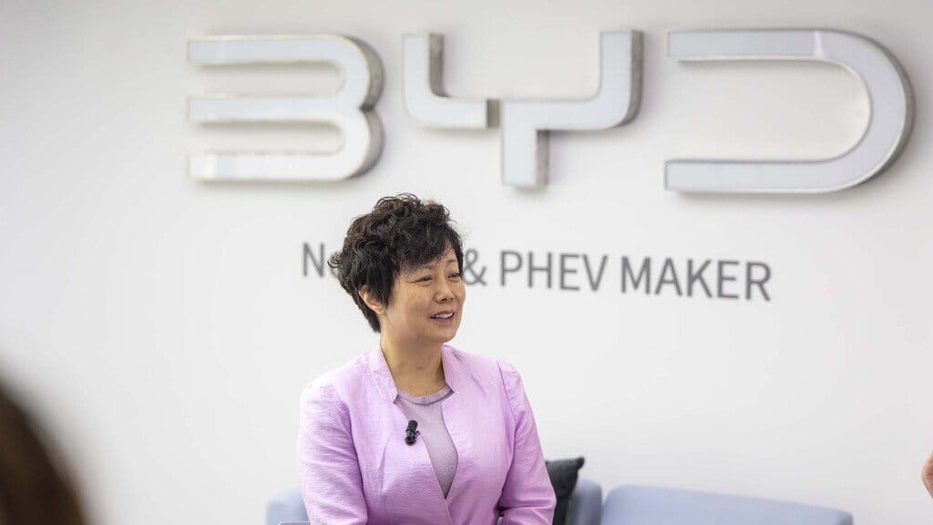 Stella li, vicepresidenta ejecutiva de byd: “el próximo año tendremos nuestro primer coche con baterías de estado sólido”