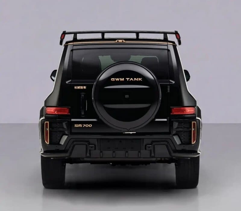 Gwm’s 5. 4-meter tank 700 surfaces with 6 seats to challenge yangwang u8l