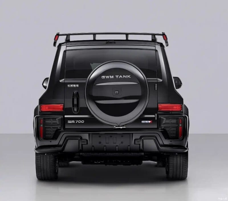 Gwm’s 5. 4-meter tank 700 surfaces with 6 seats to challenge yangwang u8l
