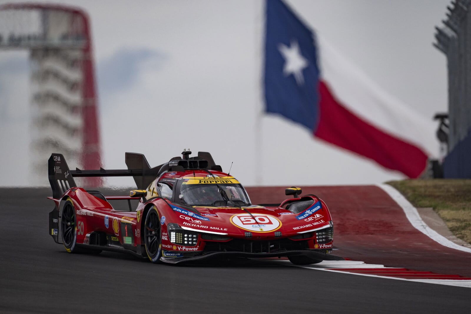 Drama en cota: toyota abandona a diez minutos del final y ferrari hereda una victoria inesperada