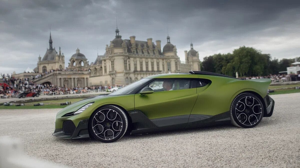 De bugatti brouillard van perridon is geleverd en valt meteen in de prijzen