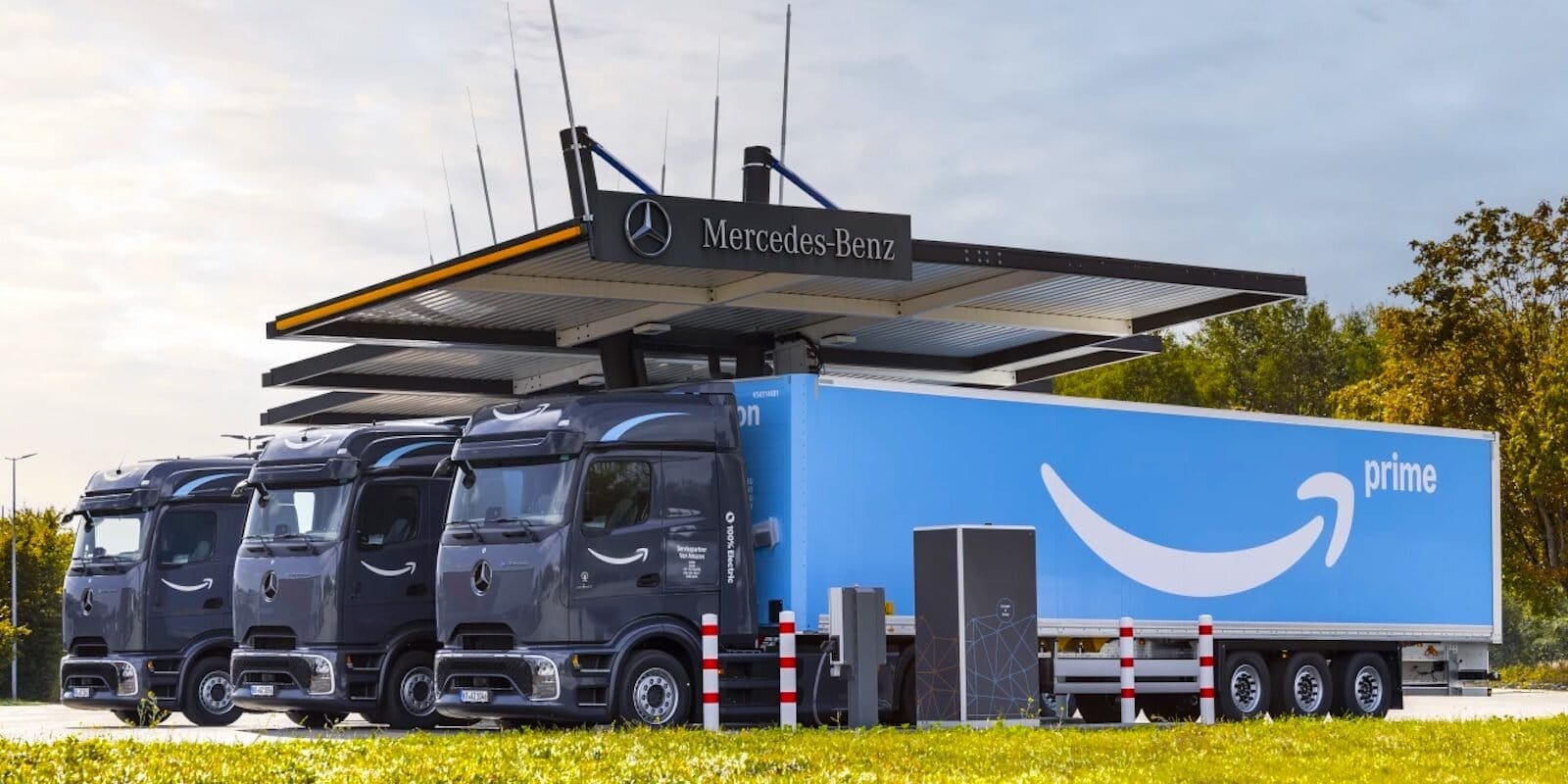 Amazon puts 50 mercedes-benz eactros electric semi trucks to work in germany