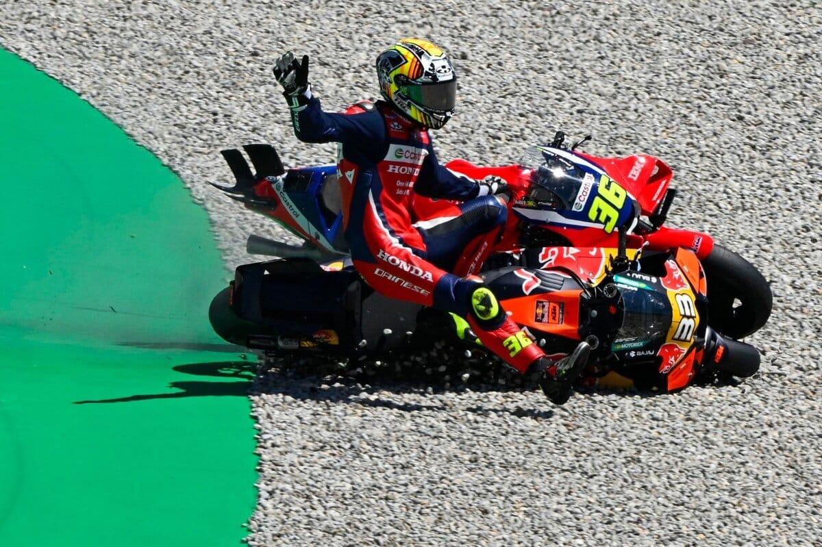 Joan mir defends himself over his crashes: "i know how to ride without crashing; it's very easy"