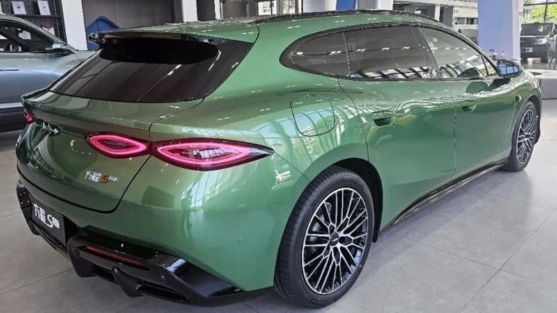 Byd fang cheng bao formula s gt station wagon arrived at dealers ahead of launch