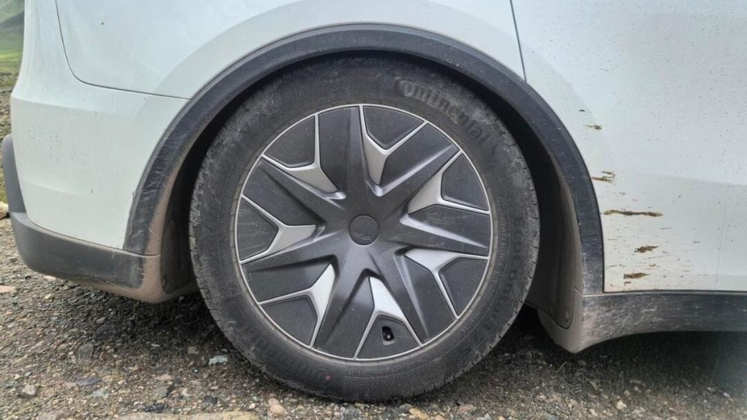 Tesla caught quietly altering model y l manual specs following rear suspension collapse reports