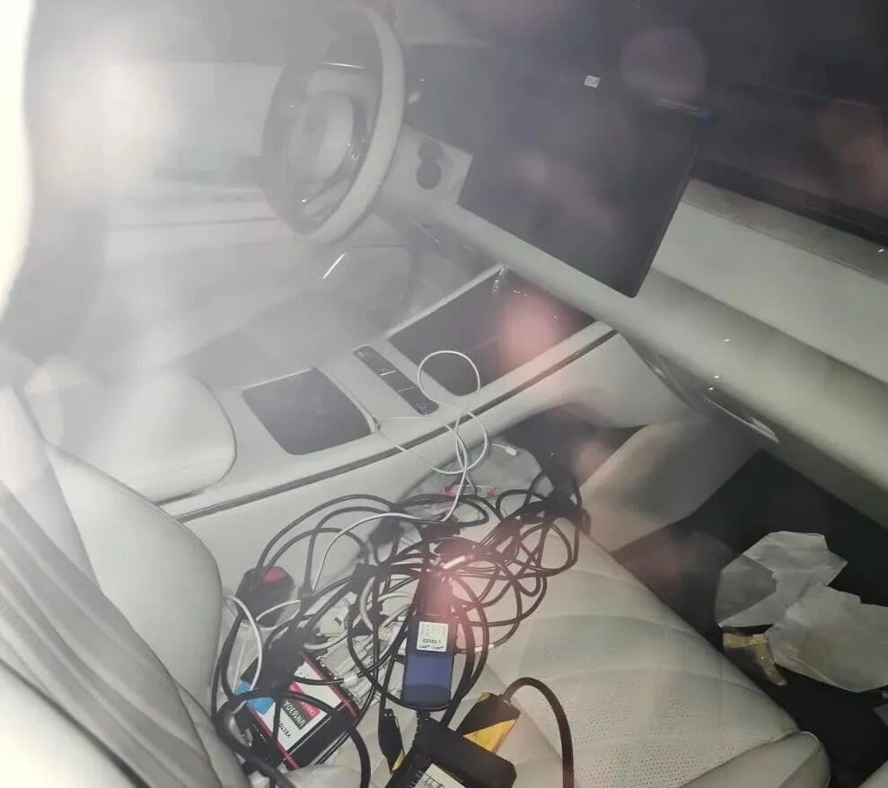 Next generation byd han sedan spotted in china, with lidar and dragon face