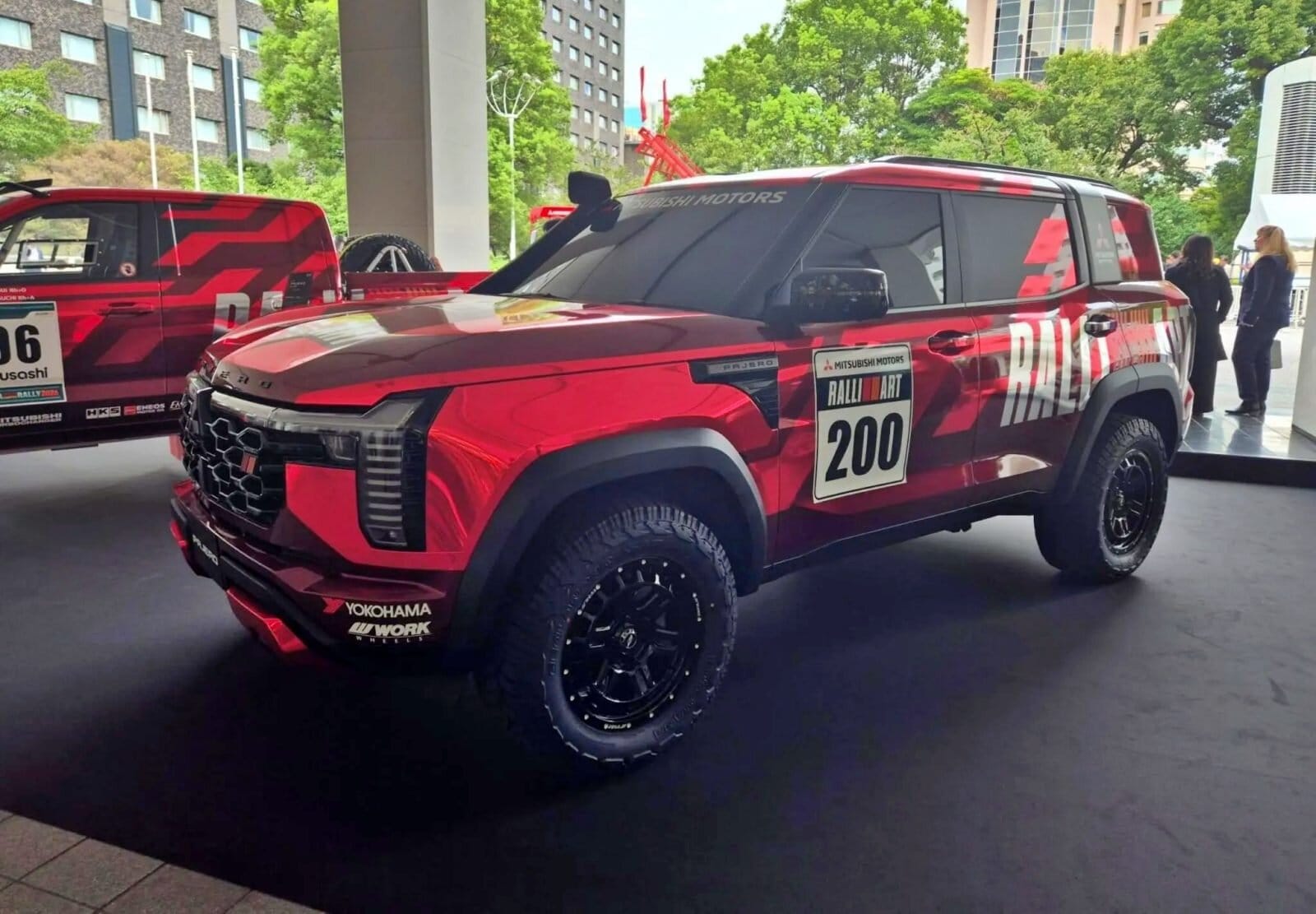 Mitsubishi montero ralliart, el nuevo rey del 4x4 japonés también se atreve con el ford bronco raptor