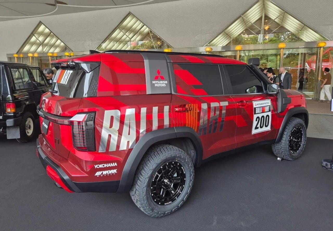 Mitsubishi montero ralliart, el nuevo rey del 4x4 japonés también se atreve con el ford bronco raptor