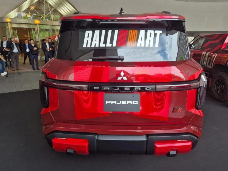 Mitsubishi montero ralliart, el nuevo rey del 4x4 japonés también se atreve con el ford bronco raptor