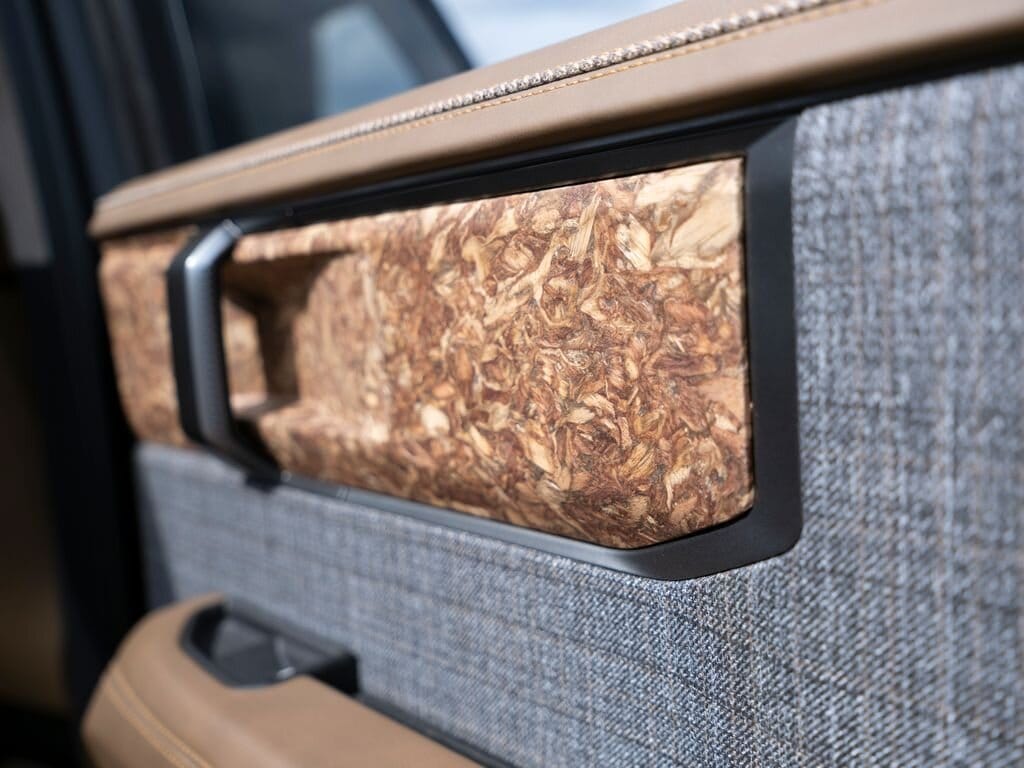 Scout reveals two new traveler suv concepts as production nears