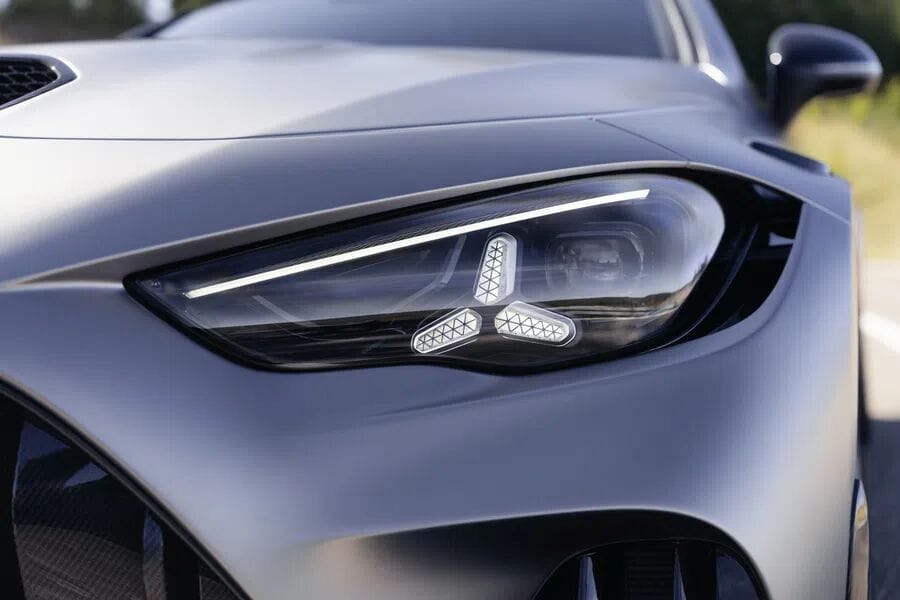 Mercedes-amg cle 646 spezialanfertigung toon dat amg het nog steeds in zich heeft