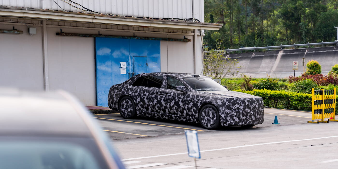 Byd’s ultra-luxury ev sedan with coach doors spotted ahead of imminent debut [video]