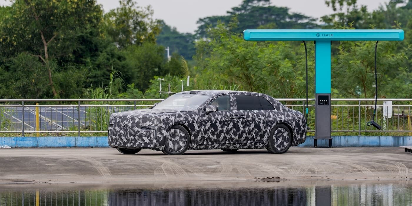 Byd’s ultra-luxury ev sedan with coach doors spotted ahead of imminent debut [video]