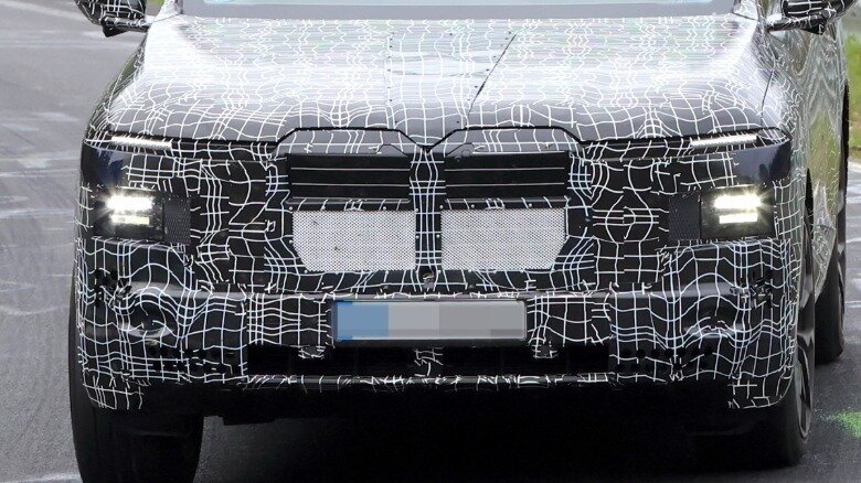 Bmw ix7 spied testing three rows of electric luxury as hotter x7 m60 tracks close behind