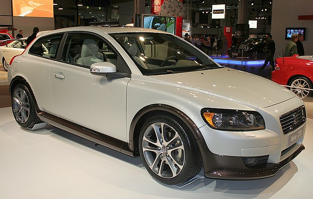 640px-Volvo_C30-HMS06