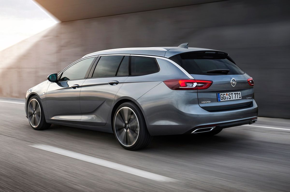 Opel-Insignia-Sports-Tourer-rear-side-in-motion