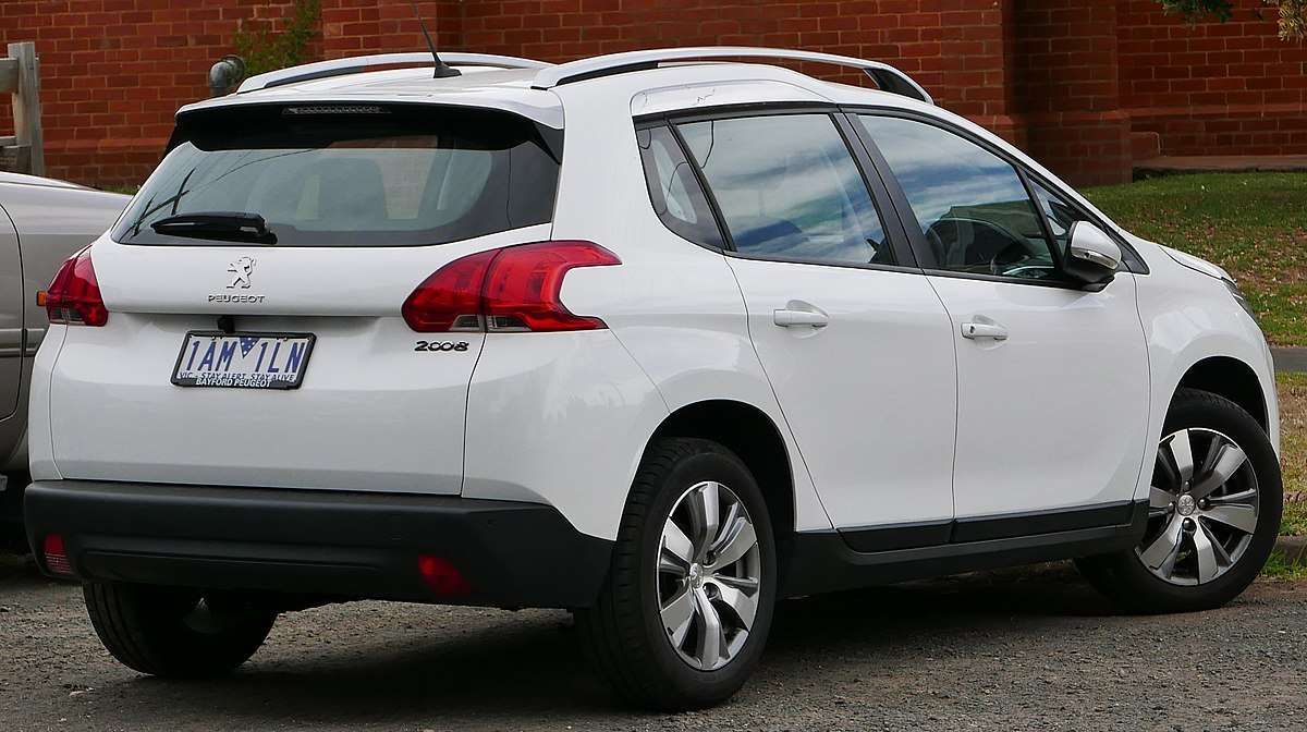 2013_Peugeot_2008_(A94)_Active_wagon_(2015-01-01)_02