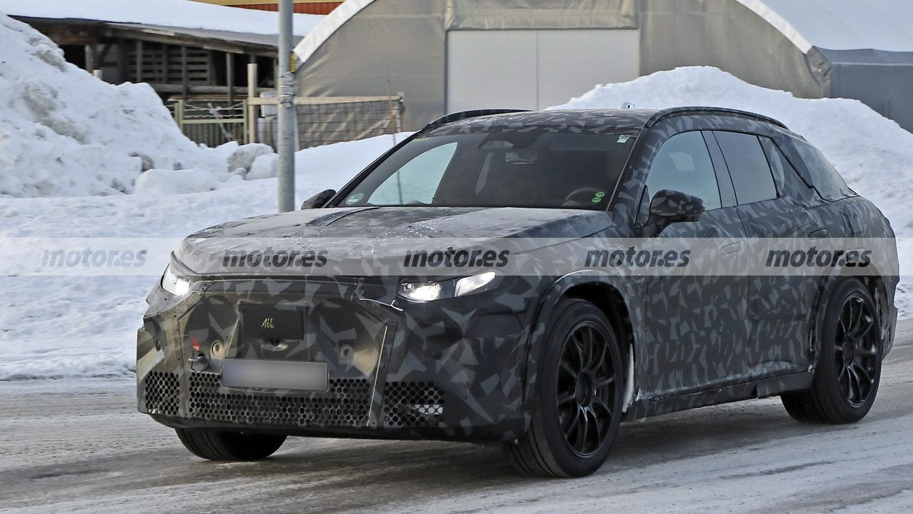 mercedes-amg-suv-gt-2026-fotos-espia-2025106970-1740997689_4