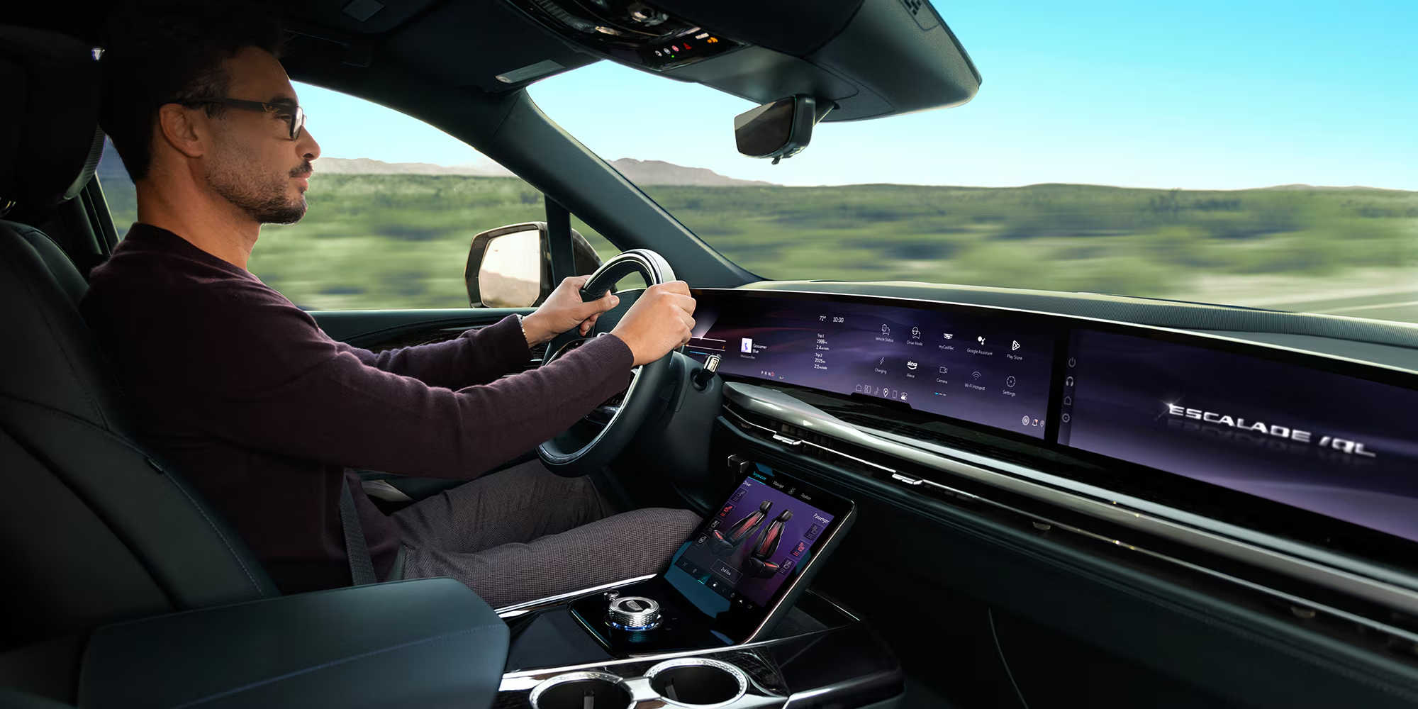 my26-escalade-iql-gallery-interior-modal-driver-talent-v2