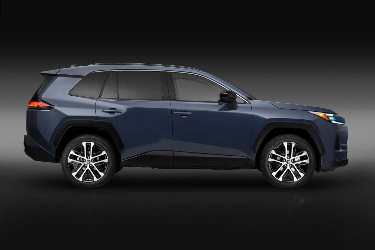 2026-Toyota-RAV4-Limited-3-1536x1025_1