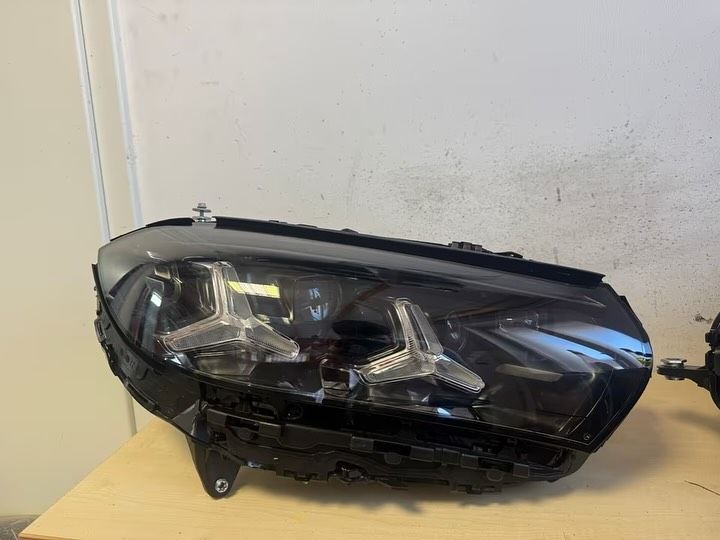 Breaking News- here we have the headlight unit from the facelift S-Klasse...#s63 #s63amg #amg #w (2)