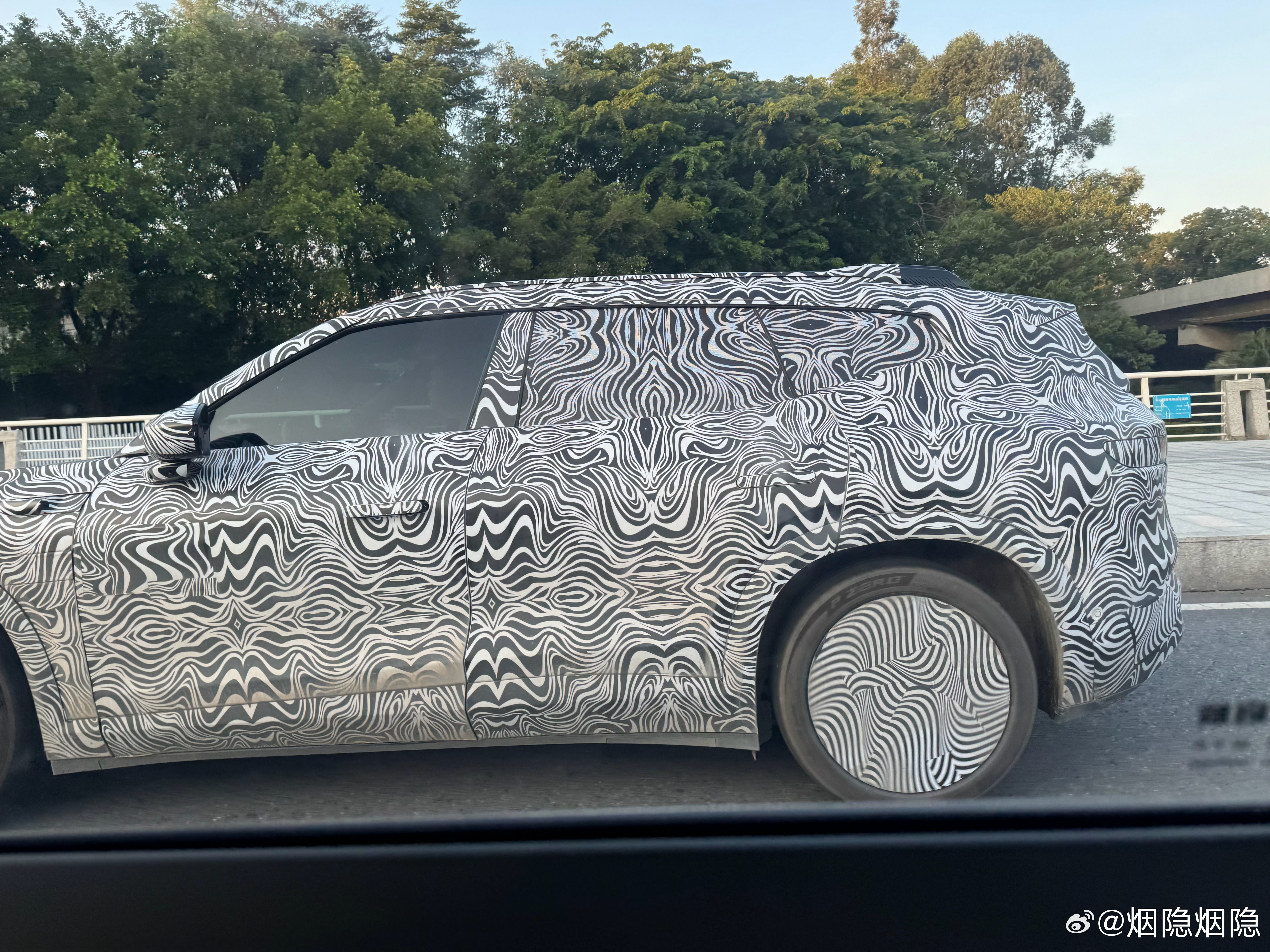 a872cc55gy1i65b8493bjj24eo3b0hdx