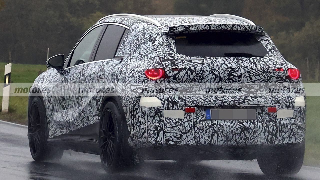 mercedes-glc-eq-amg-interior-fotos-espia-2026-2025110865-1762244034_11