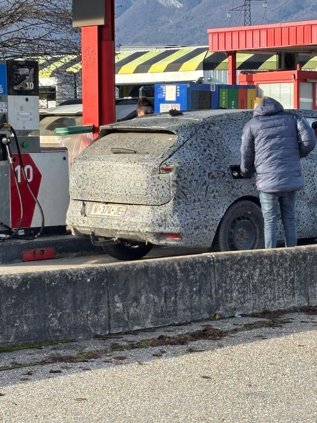 2025-12-12-15-58-40-dacia_29