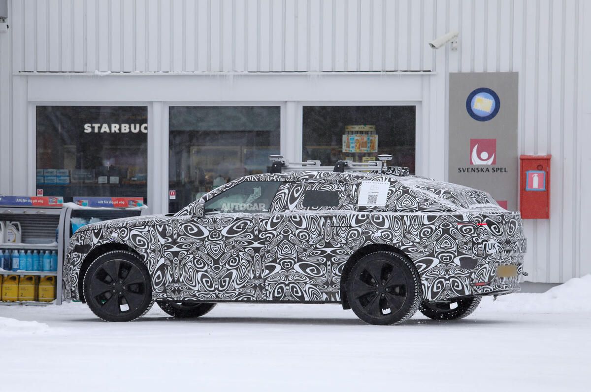 range-rover-velar-camo-2