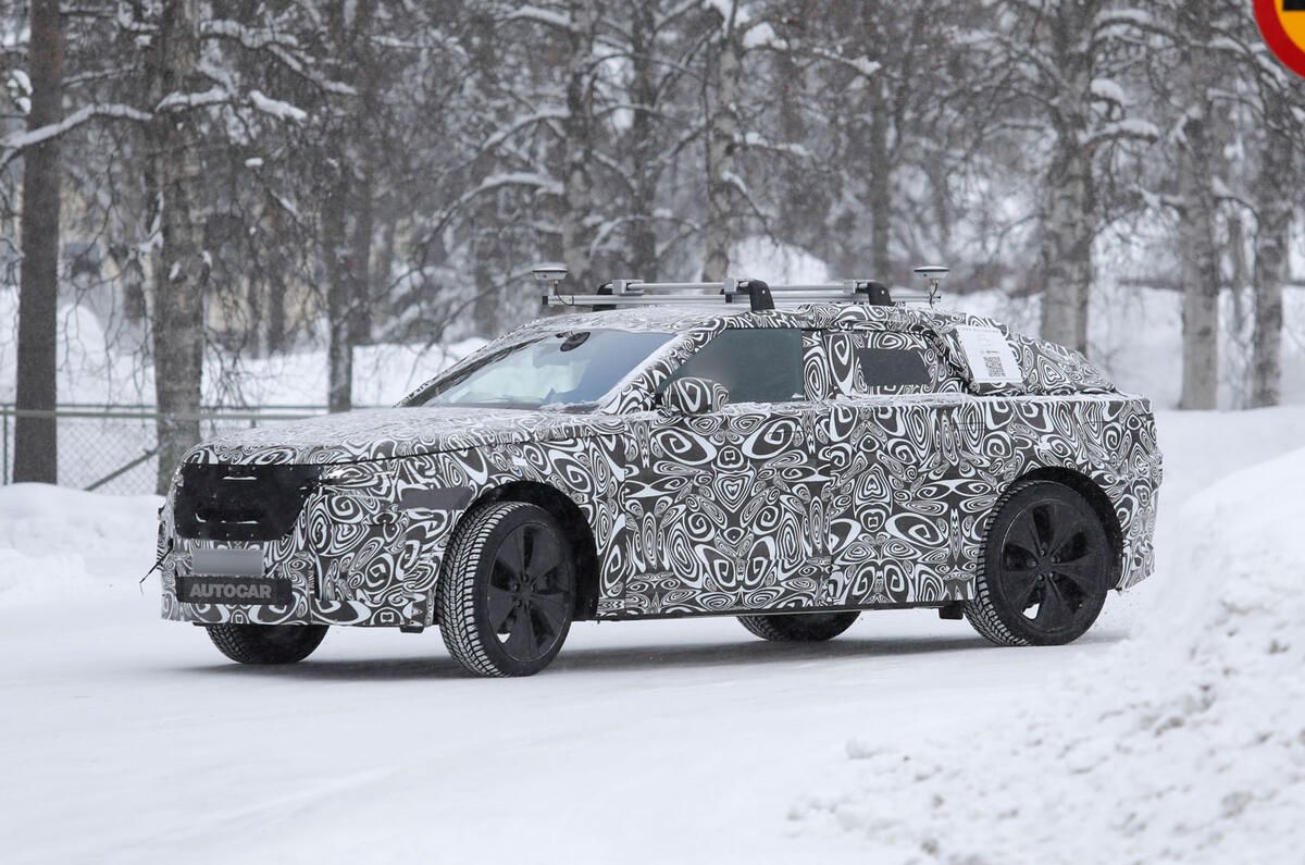 range-rover-velar-camo-3