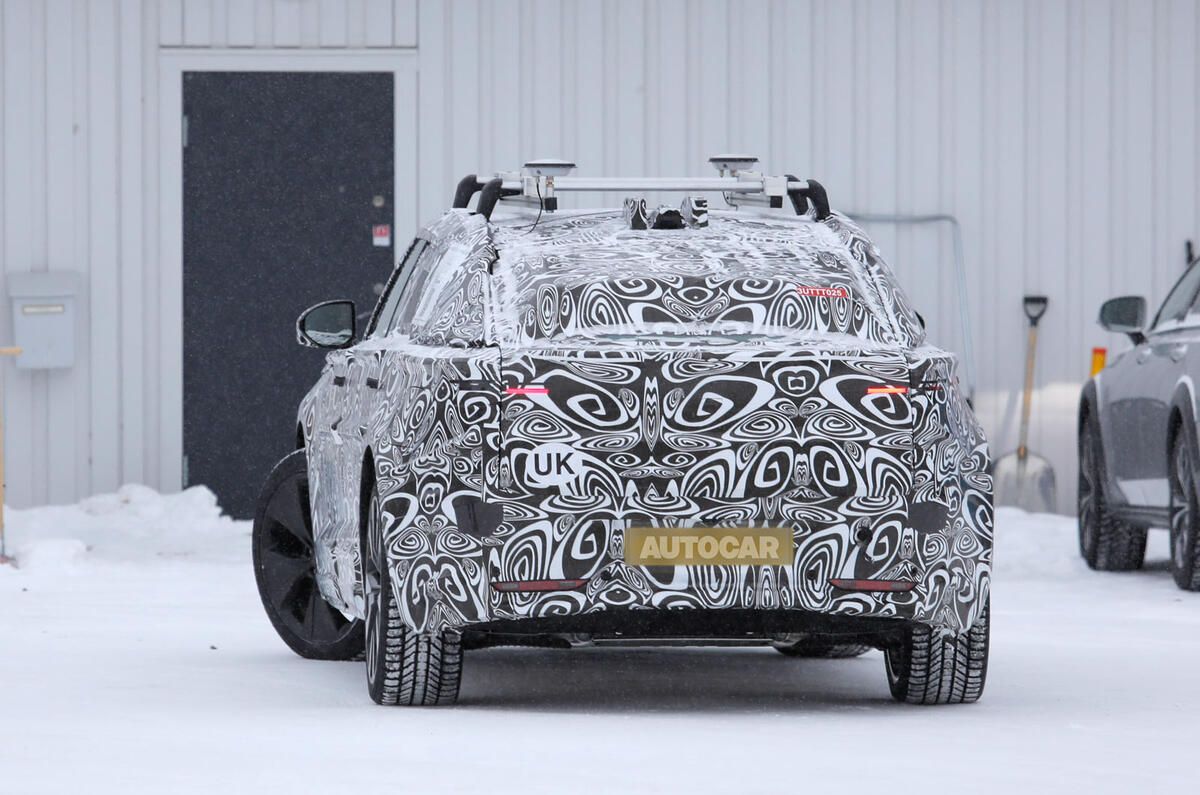 range-rover-velar-camo-0