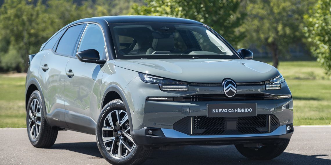 CitroenC4Hybrid_alescortina_08587-1140x570