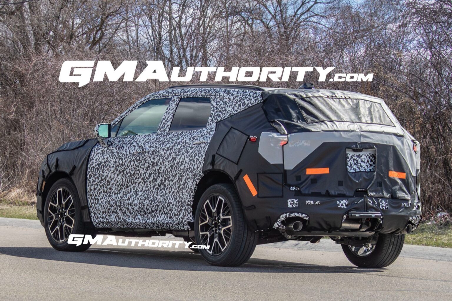 2028-Chevrolet-Blazer-Refresh-Prototype-Spy-Shots-March-2026-Exterior-011-1536x1023