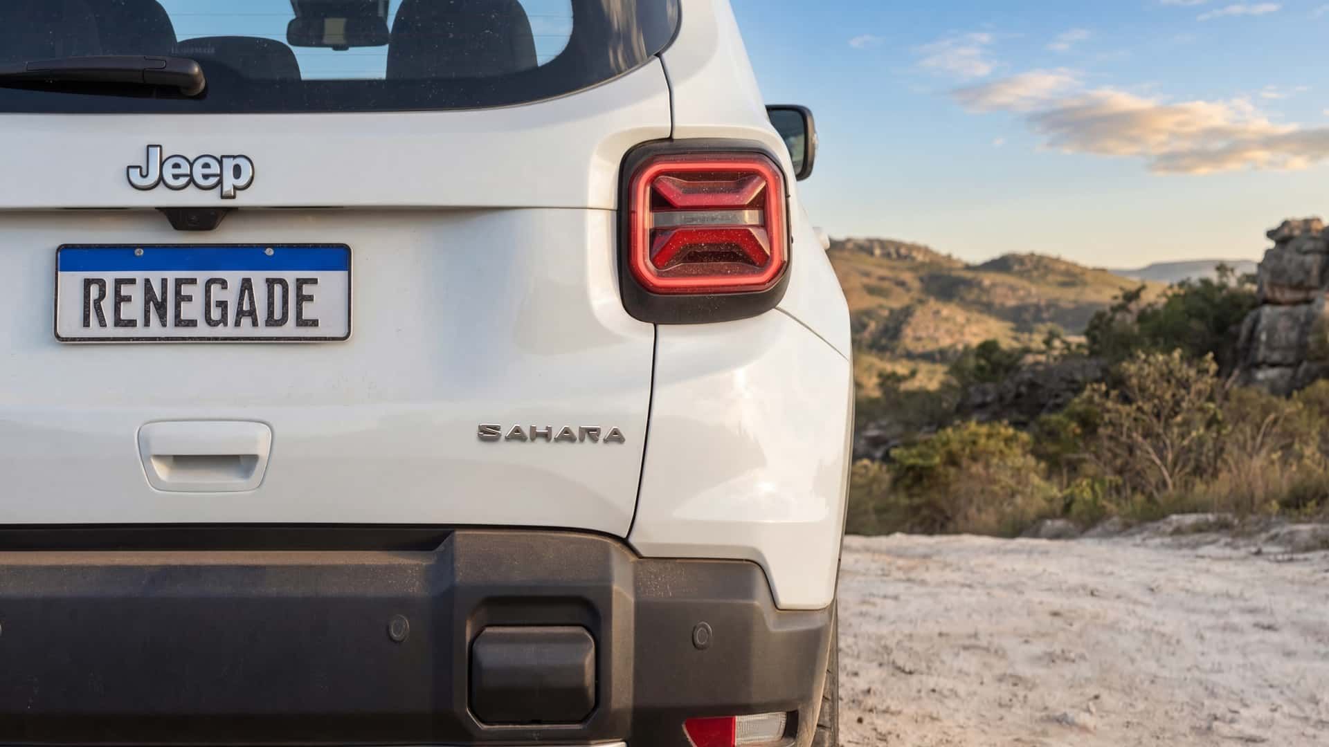 jeep-renegade-1.3-t270-mhev-sahara-2027(1)