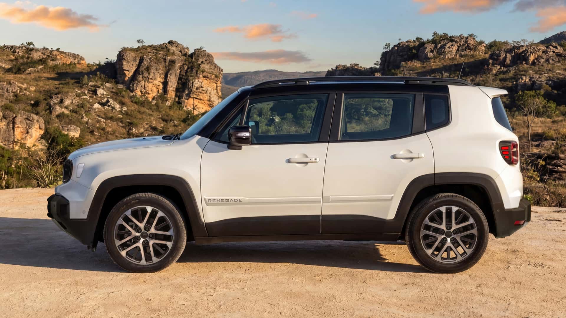 jeep-renegade-1.3-t270-mhev-sahara-2027