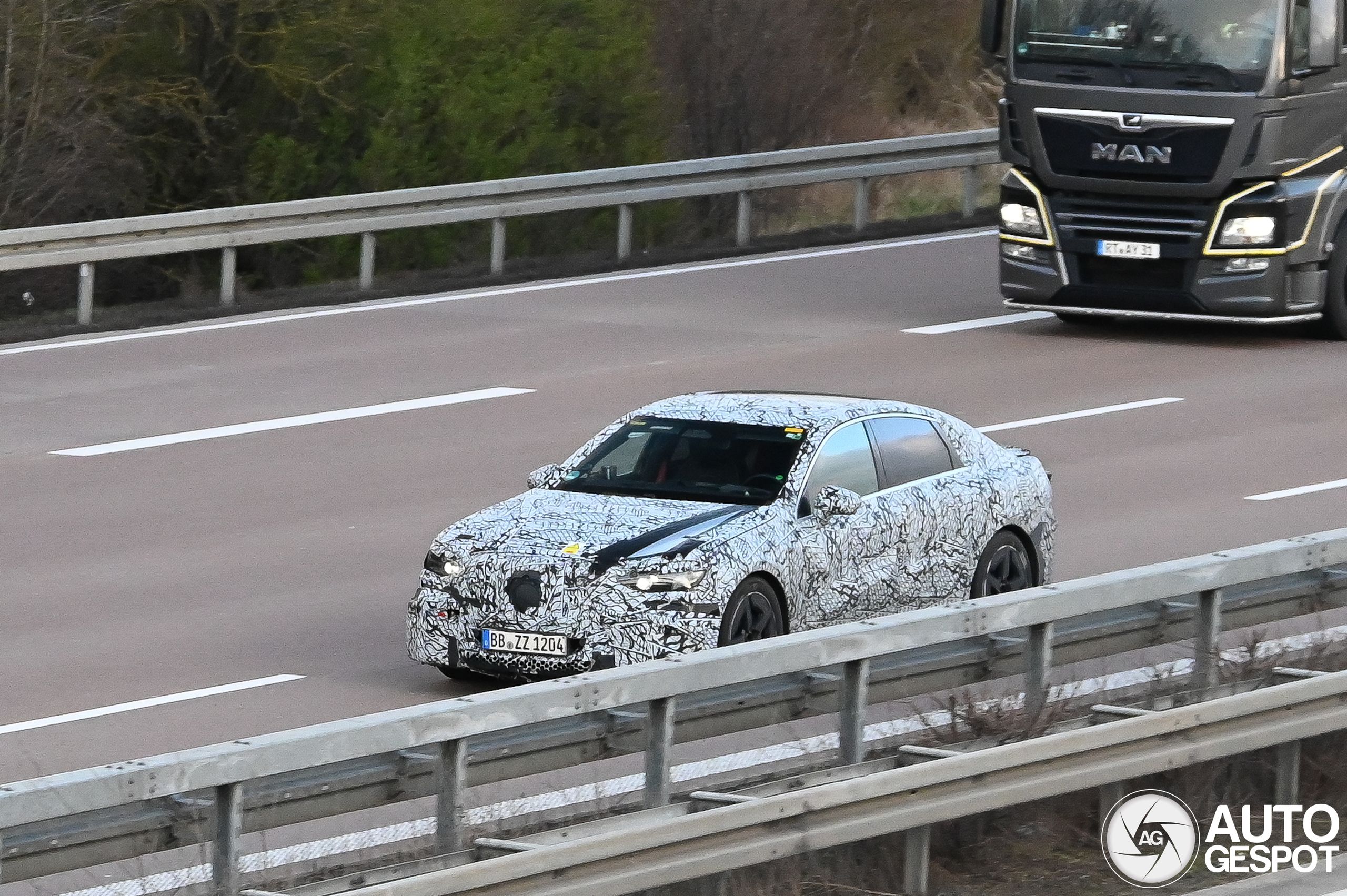 mercedes-benz-c-klasse-ev-2026-a5480-c662901042026214147_4