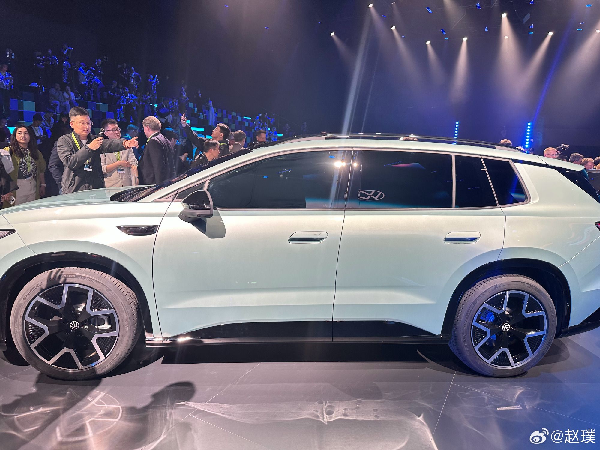 4362eb54ly1iceqveercdj23402c0qv6