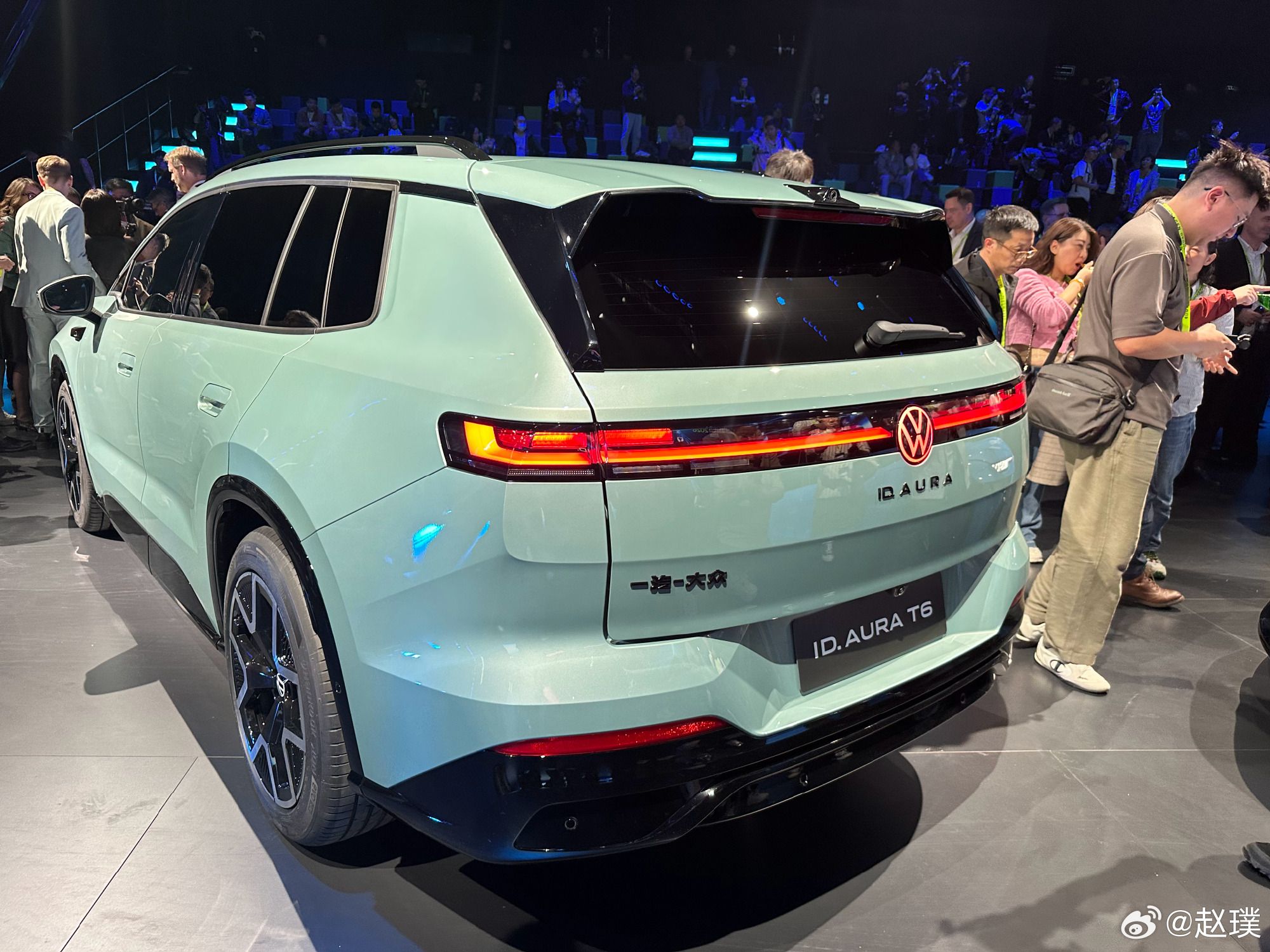 4362eb54ly1iceqv8wai9j23402c0npe