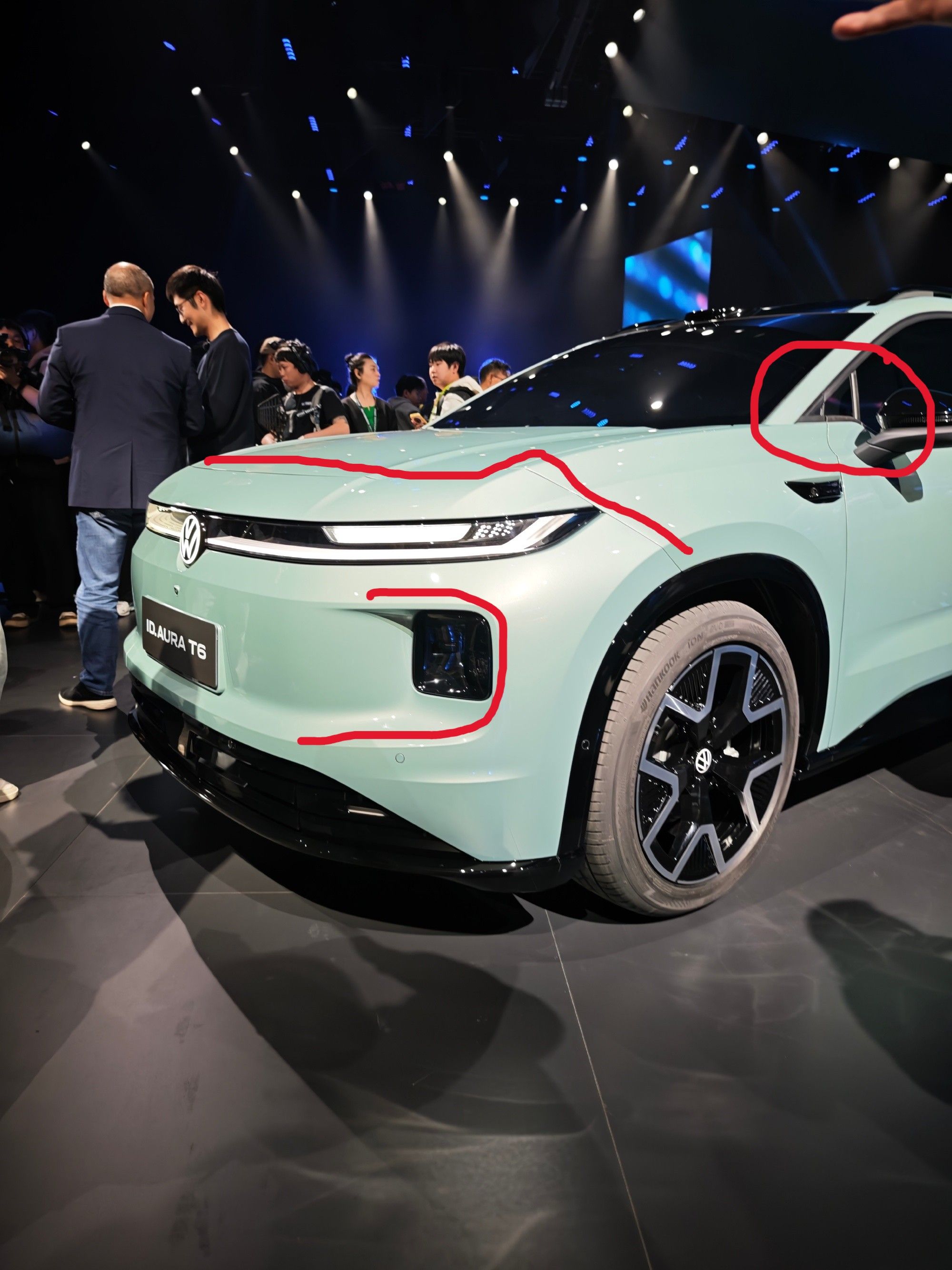 74602355ly1icerapxaa9j22dc35se81