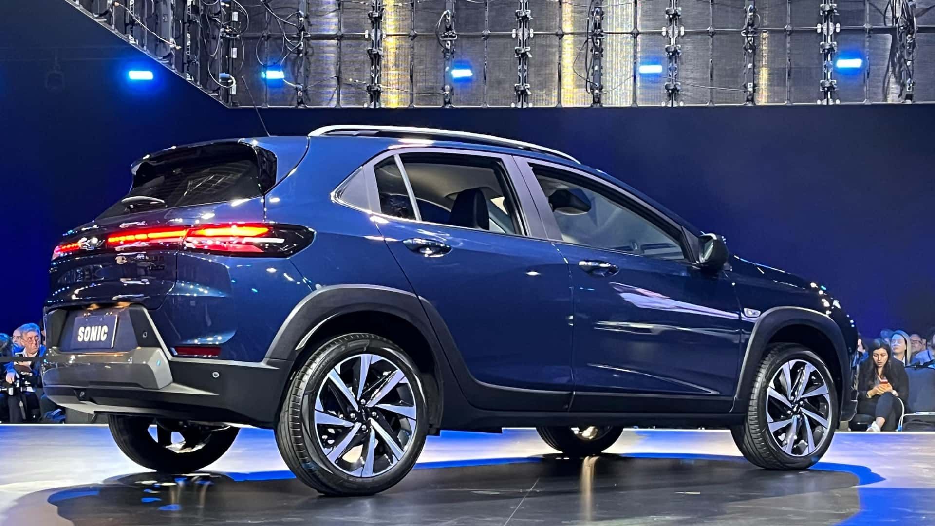 novo-chevrolet-sonic-2027---fotos-ao-vivo(3)