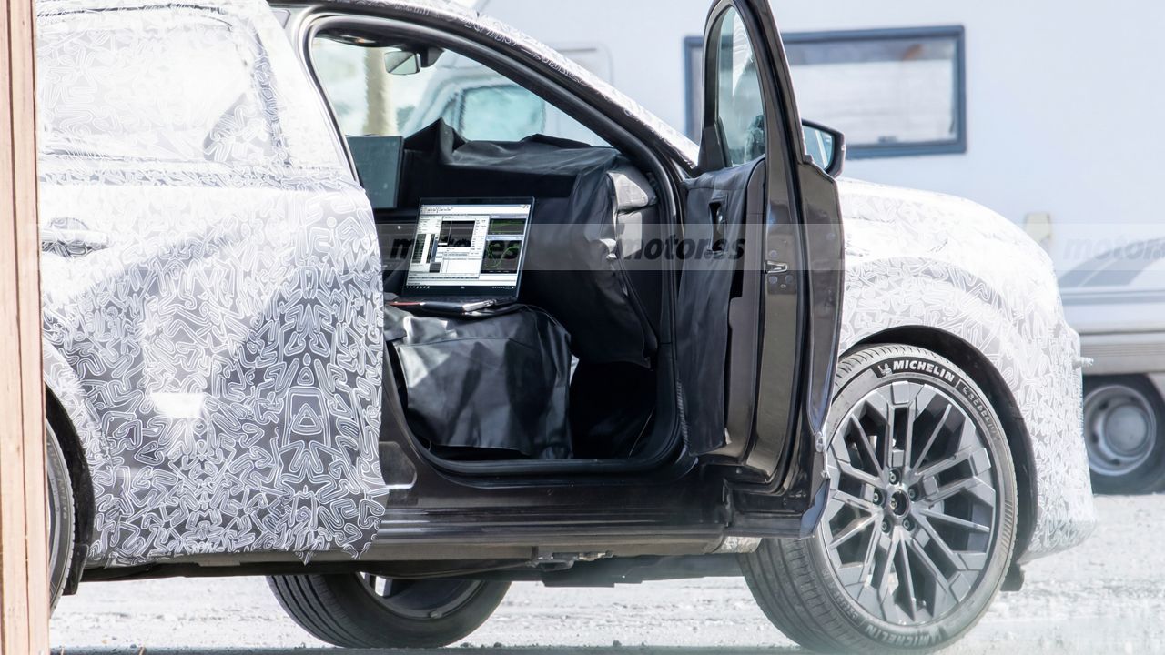 Dacia-striker-foto-espia-interior-2026114030-1778151770_9